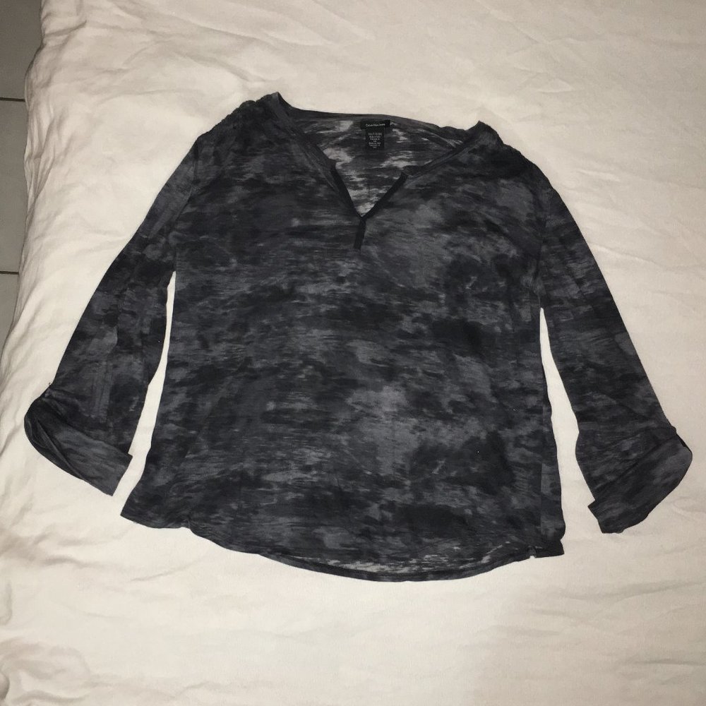 3/4's Sleeve Shirt with Buttons on Cuffs
